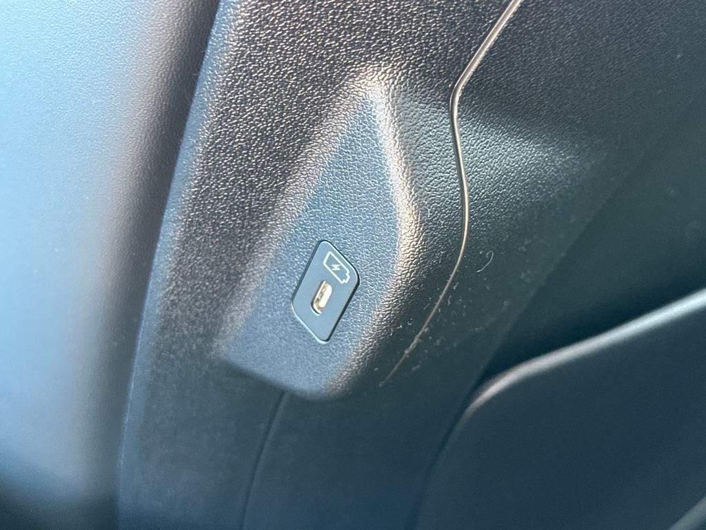 Vehicle image 16 of 34
