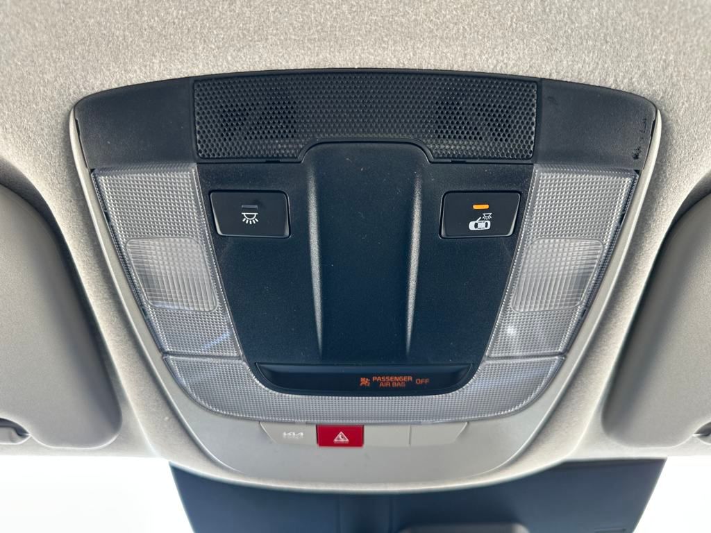 Vehicle image 27 of 34
