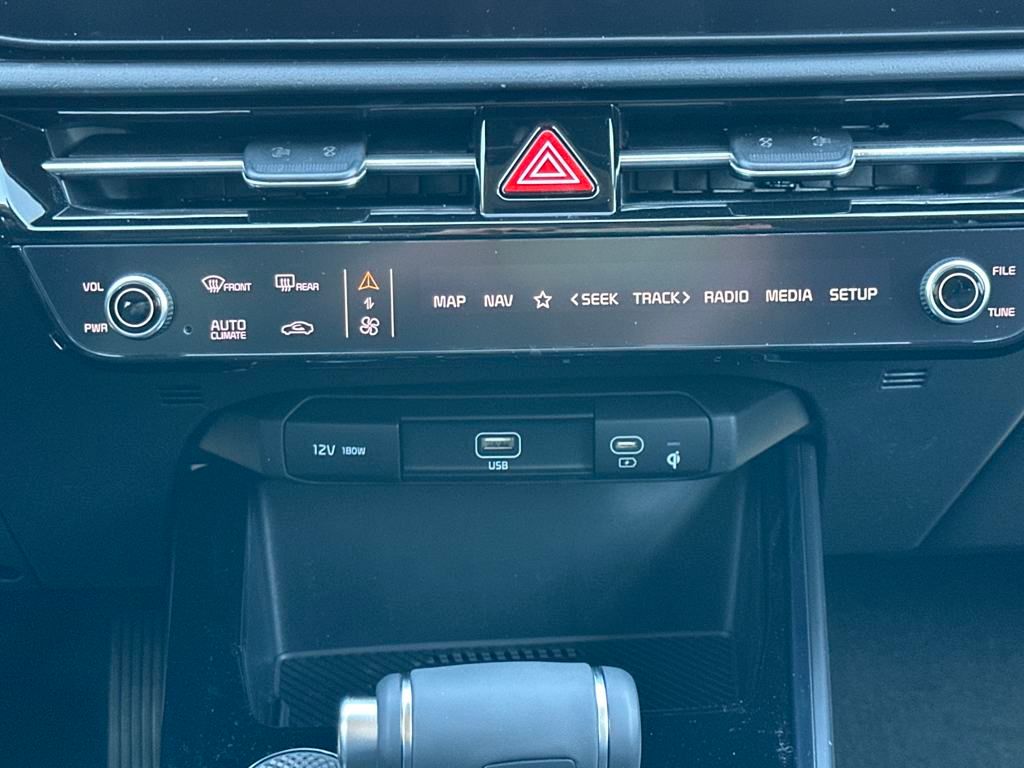 Vehicle image 22 of 34