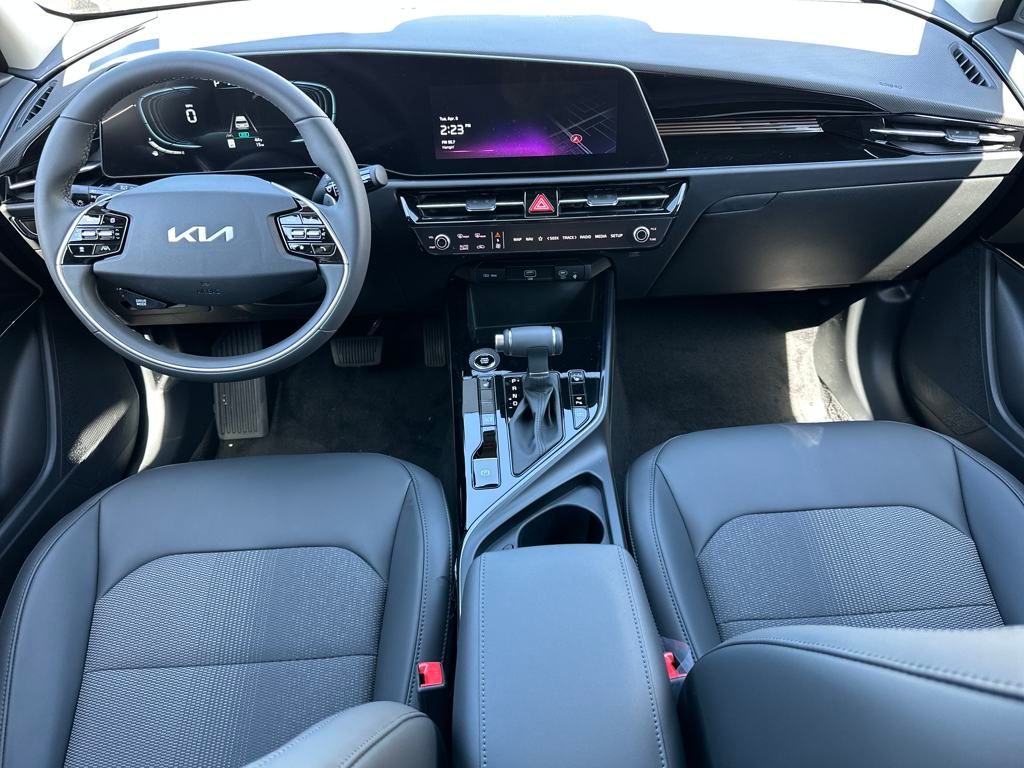 Vehicle image 17 of 34