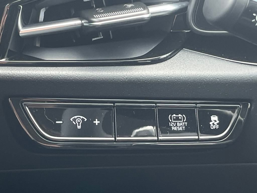 Vehicle image 19 of 35