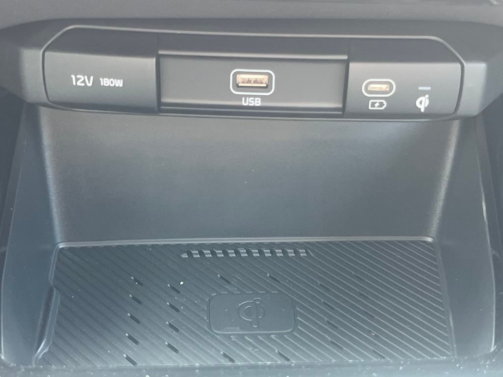 Vehicle image 27 of 35