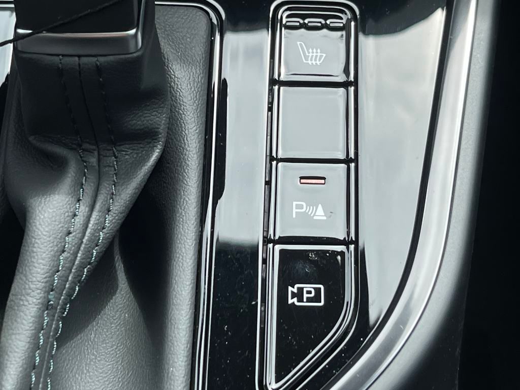 Vehicle image 30 of 35