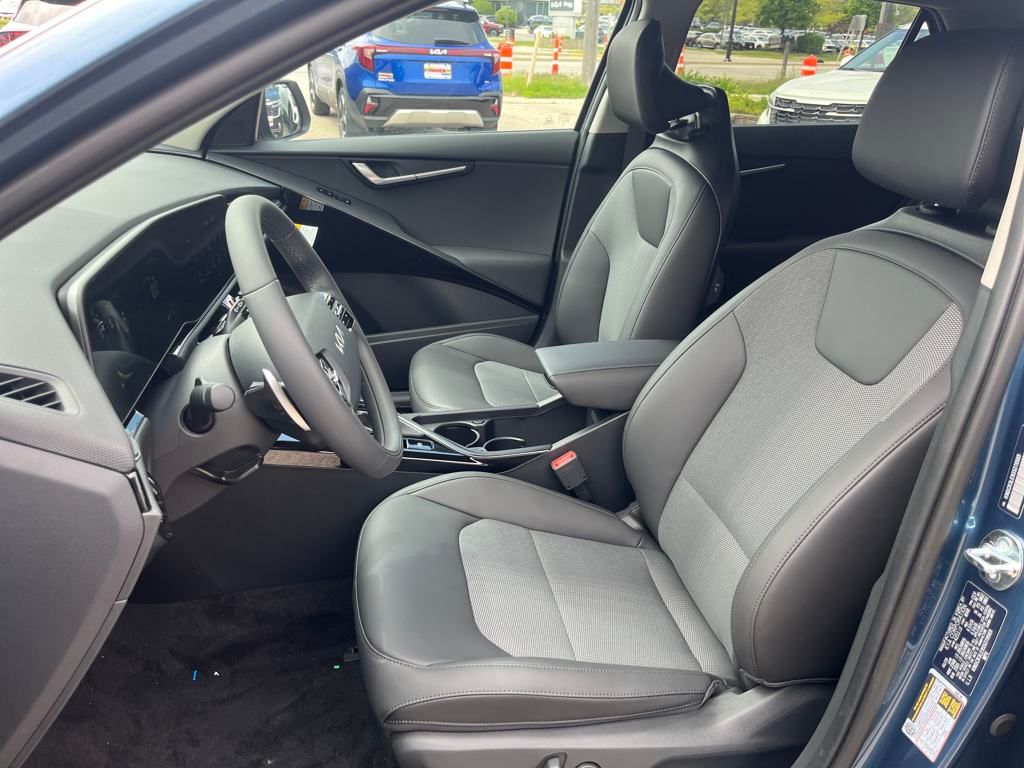 Vehicle image 13 of 35