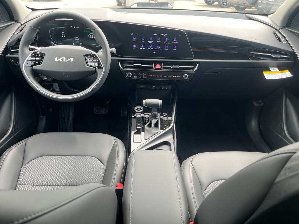 Vehicle image 17 of 35