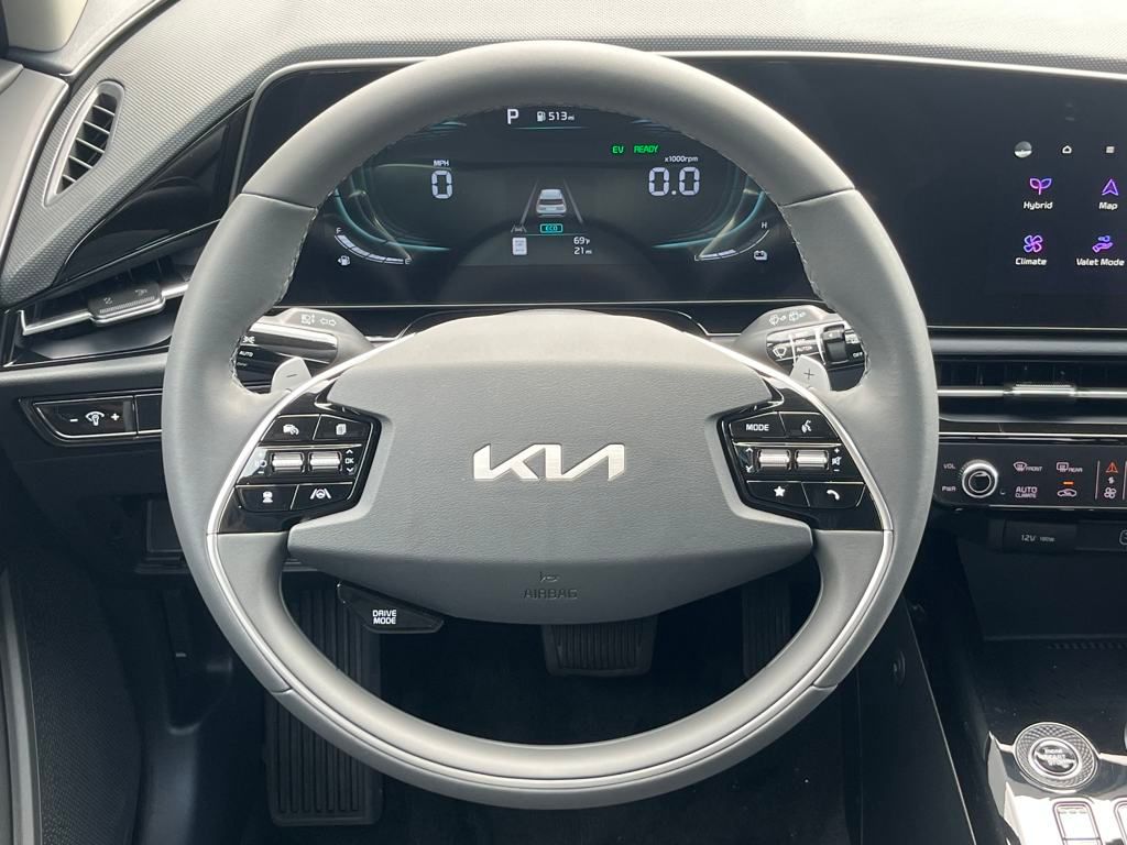 Vehicle image 20 of 35