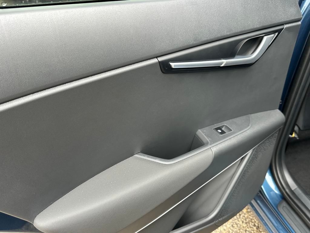 Vehicle image 14 of 35