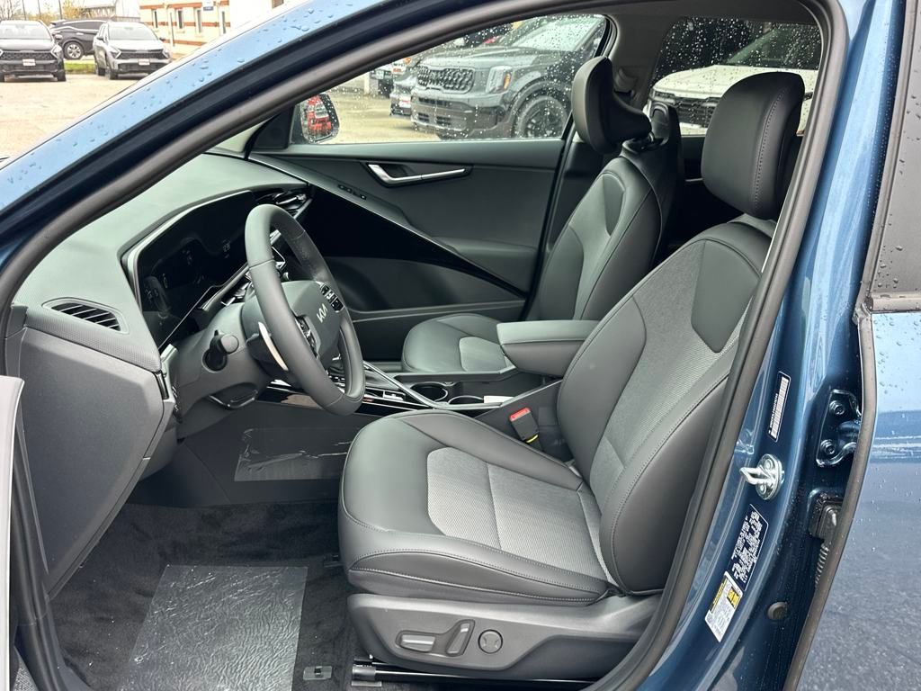 Vehicle image 9 of 35