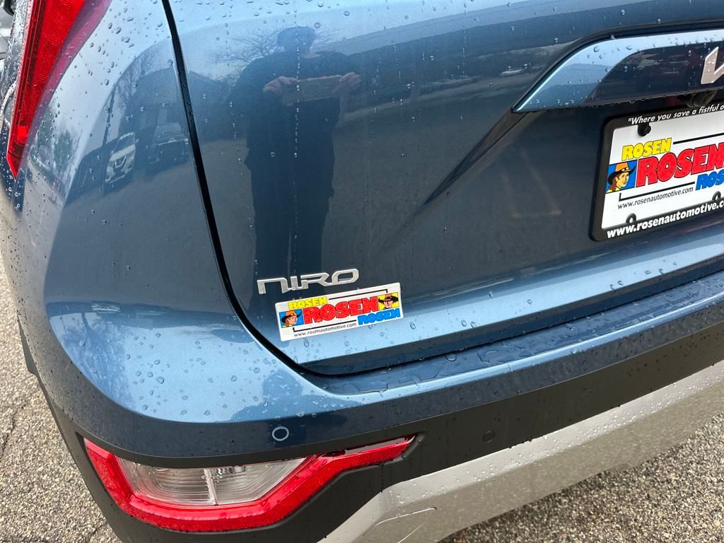 Vehicle image 28 of 35