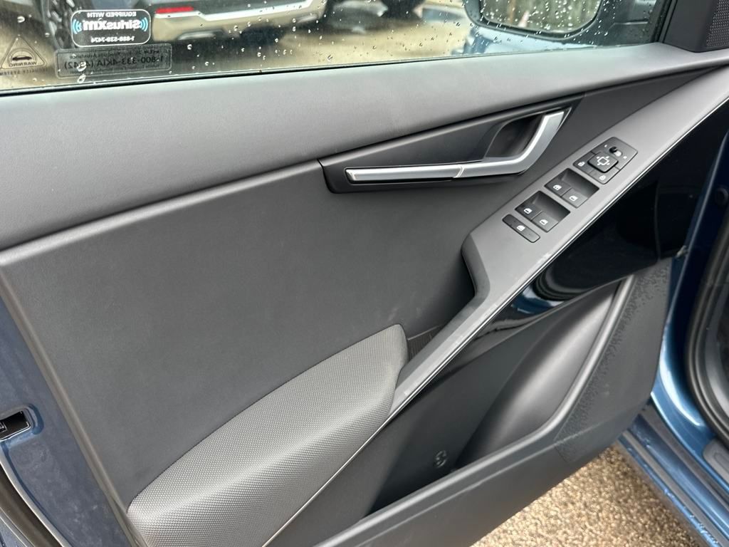 Vehicle image 10 of 35