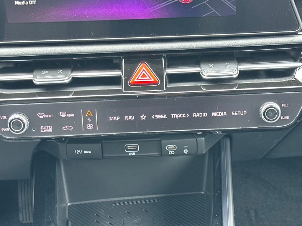 Vehicle image 21 of 35