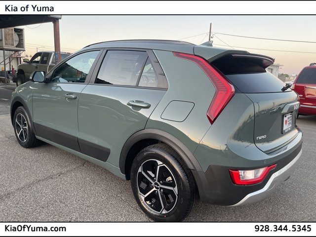 Vehicle image 4 of 5