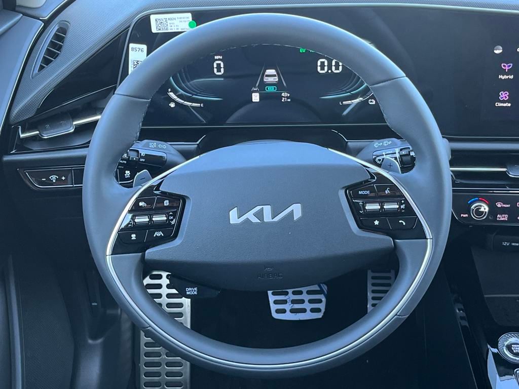 Vehicle image 20 of 35