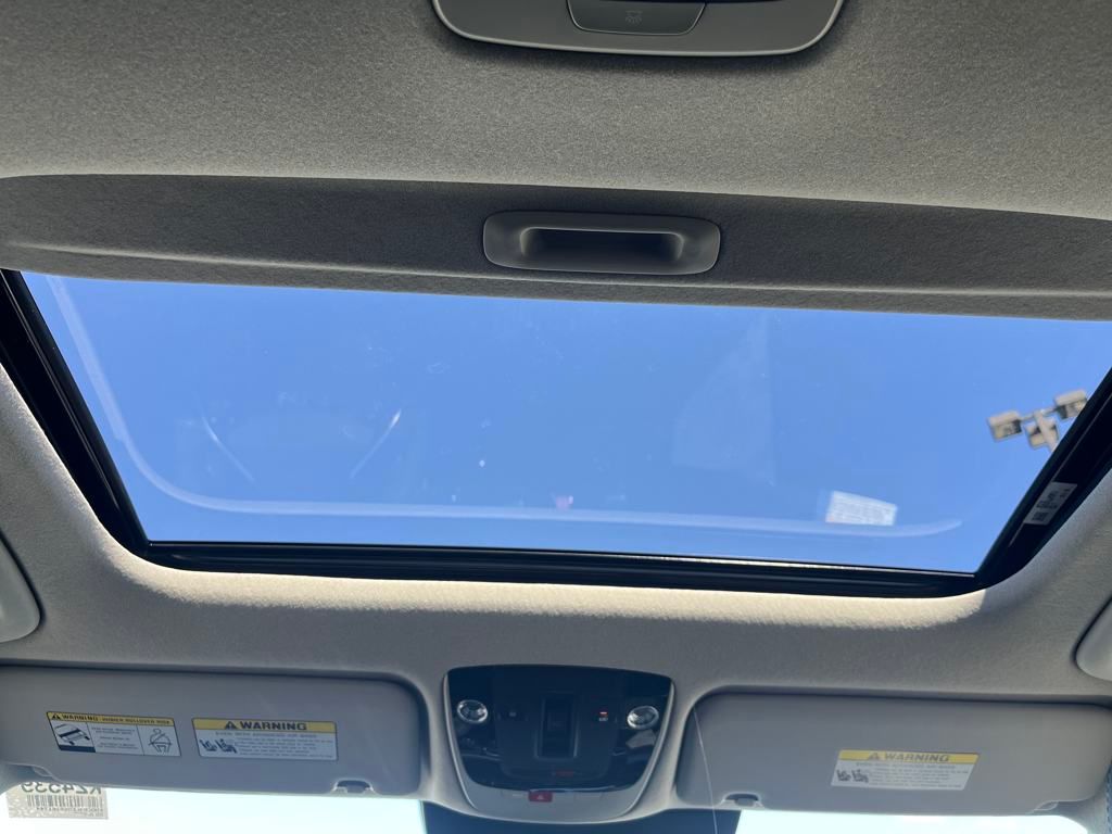Vehicle image 32 of 35