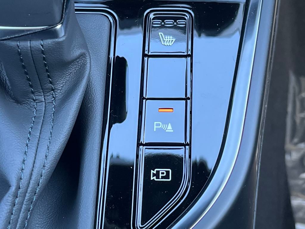 Vehicle image 29 of 35