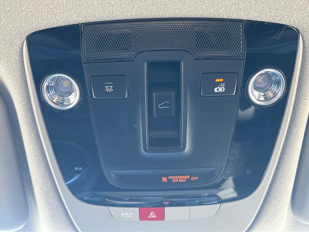 Vehicle image 31 of 35