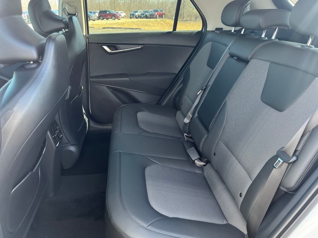 Vehicle image 14 of 35
