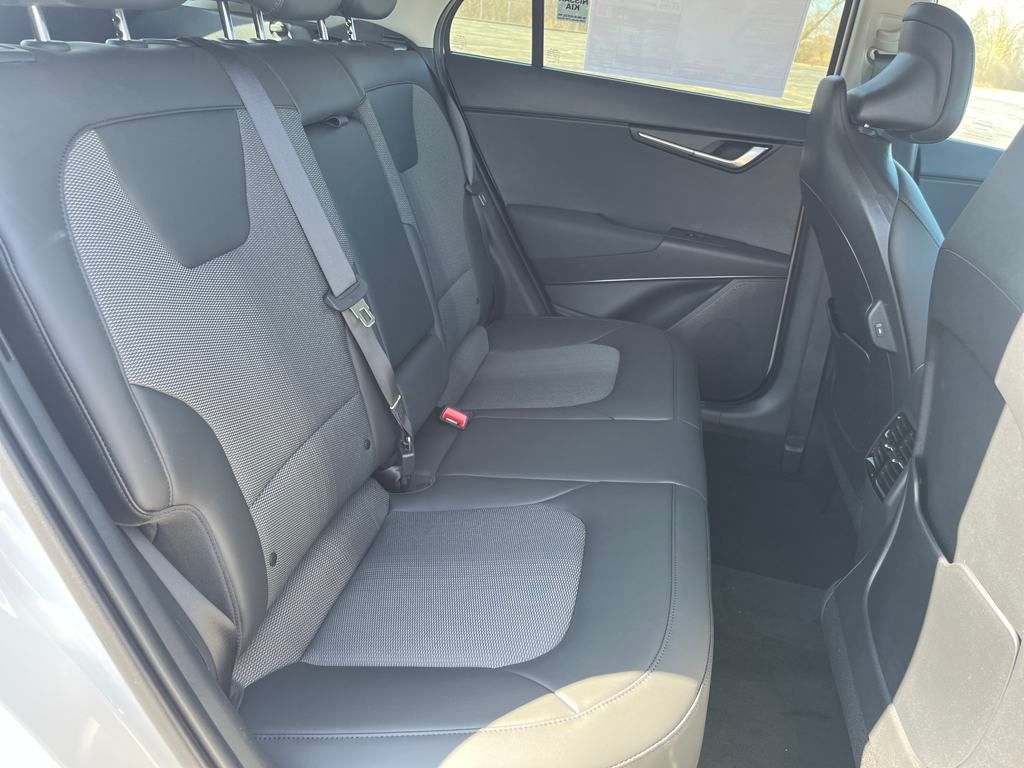 Vehicle image 16 of 35