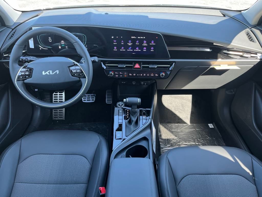Vehicle image 17 of 35