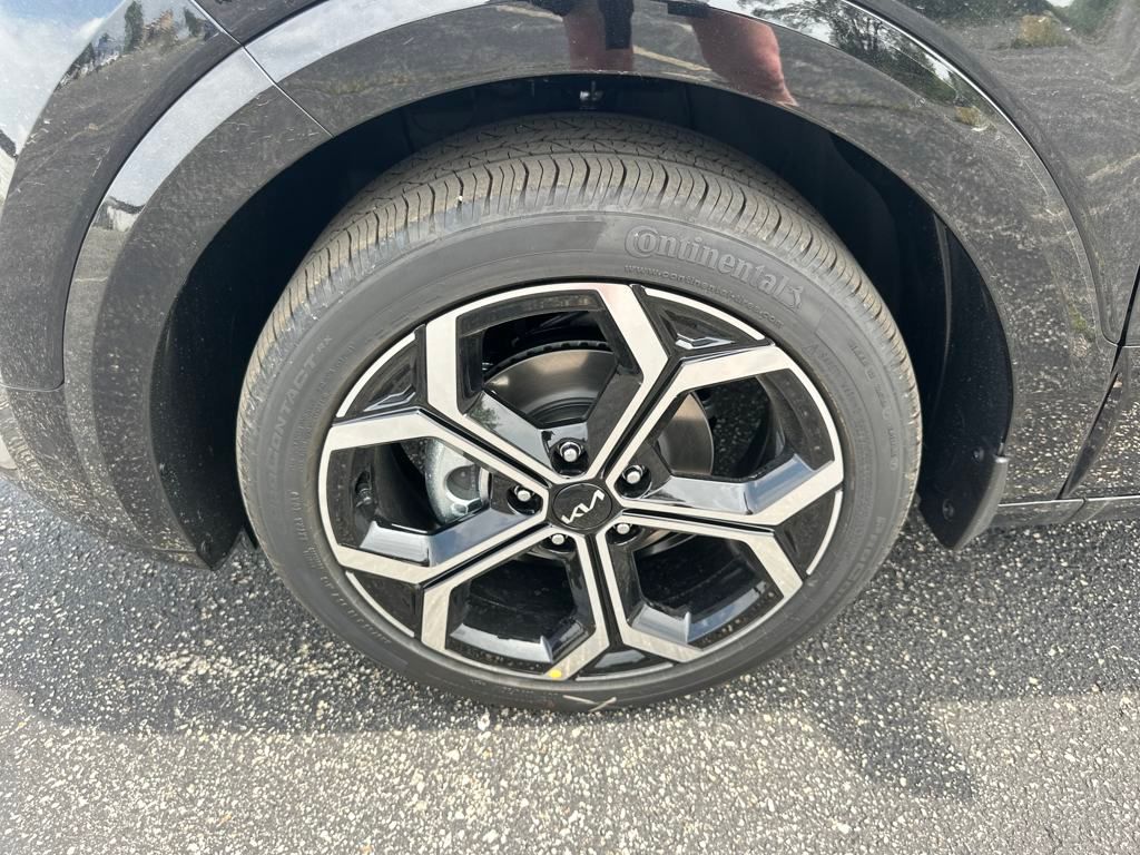 Vehicle image 10 of 43