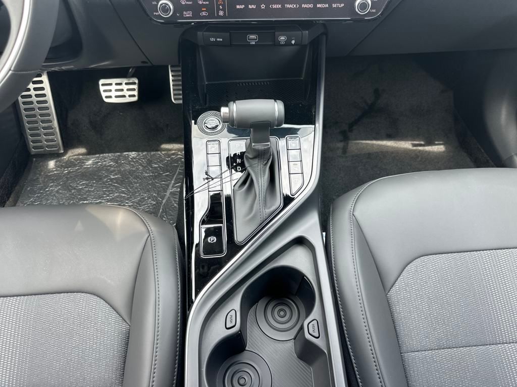 Vehicle image 22 of 43