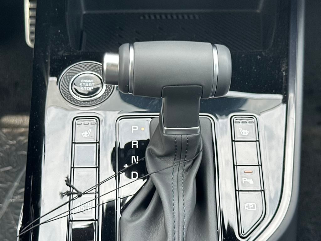 Vehicle image 32 of 43