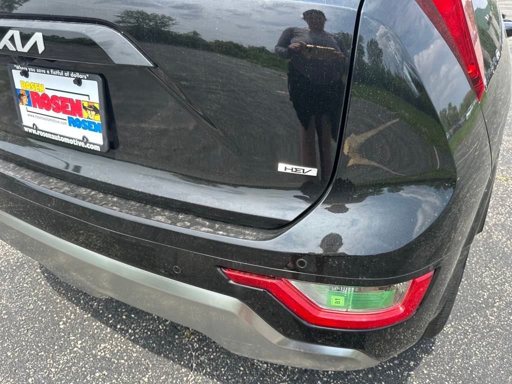 Vehicle image 13 of 43