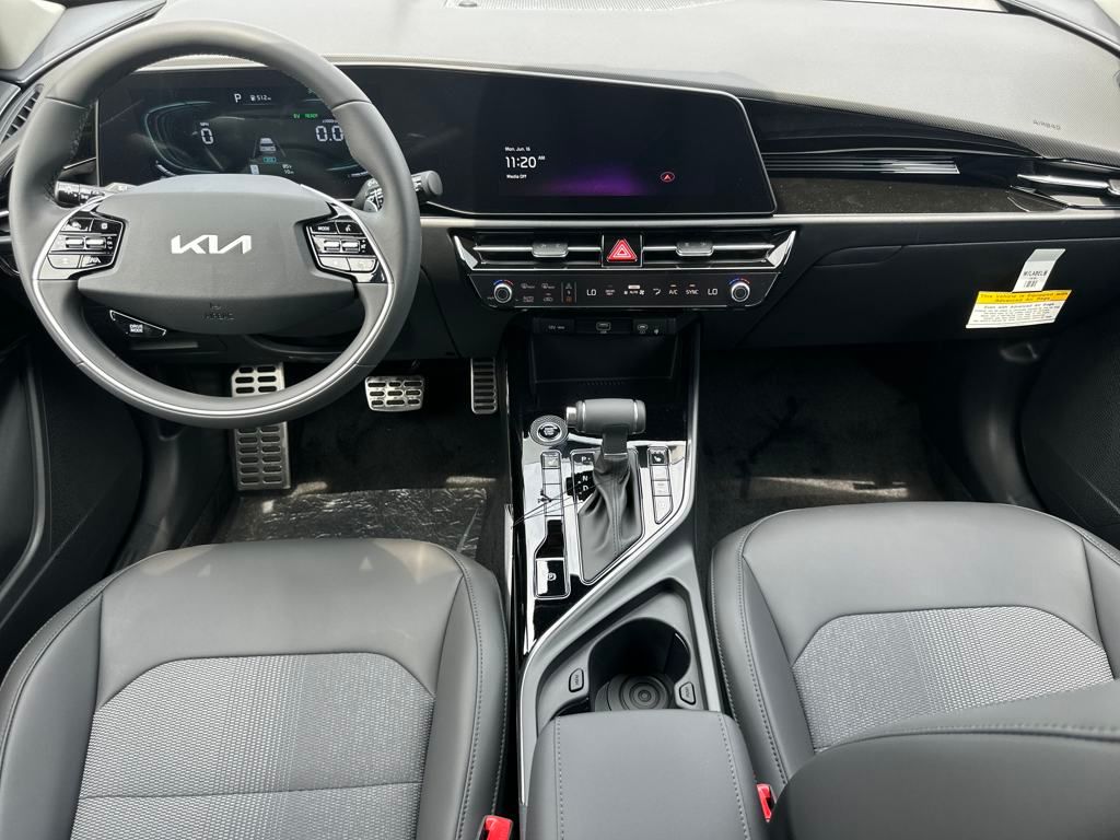 Vehicle image 16 of 43
