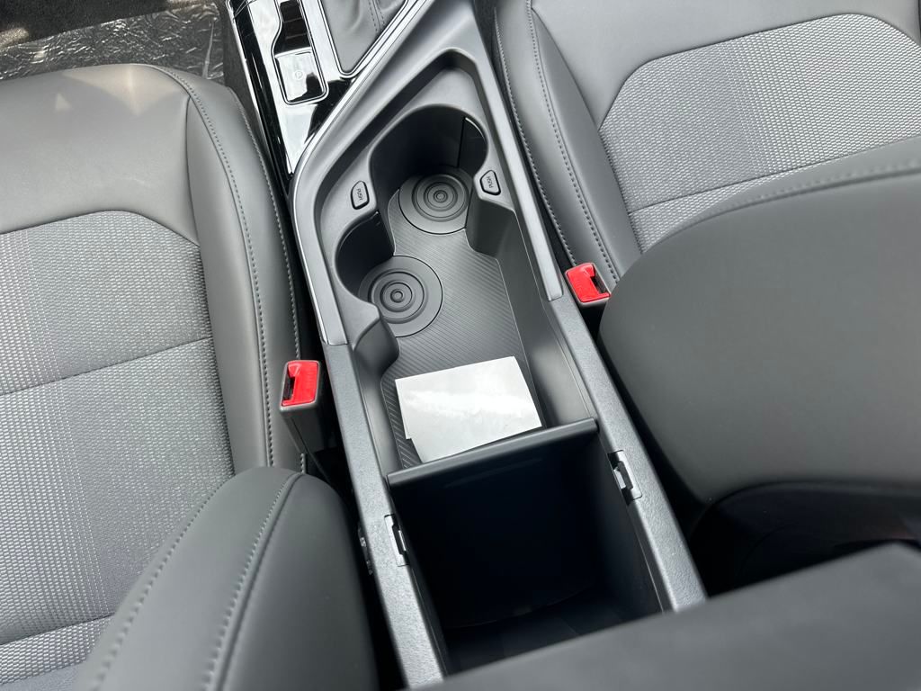 Vehicle image 29 of 43