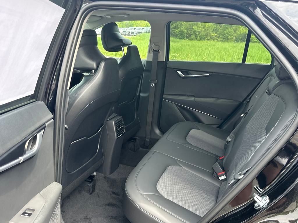 Vehicle image 15 of 43