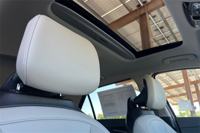 2025 Kia Niro EX Touring Image 13 of 37