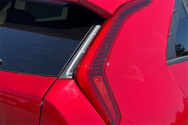 2025 Kia Niro EX Touring Image 32 of 37