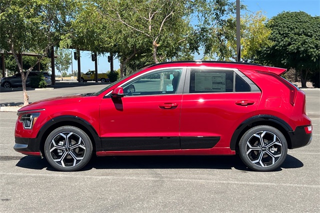 2025 Kia Niro EX Touring Image 9 of 37