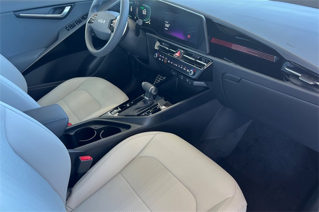 2025 Kia Niro EX Touring Image 29 of 37