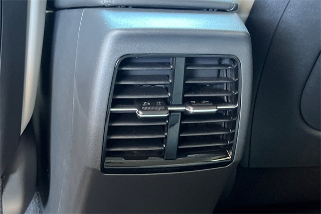 2025 Kia Niro EX Touring Image 25 of 37