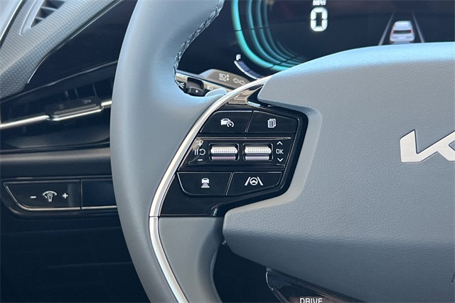 2025 Kia Niro EX Touring Image 34 of 37