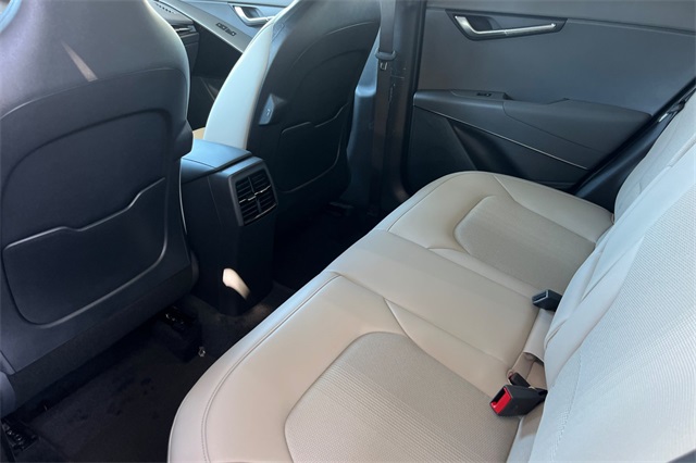 2025 Kia Niro EX Touring Image 12 of 37