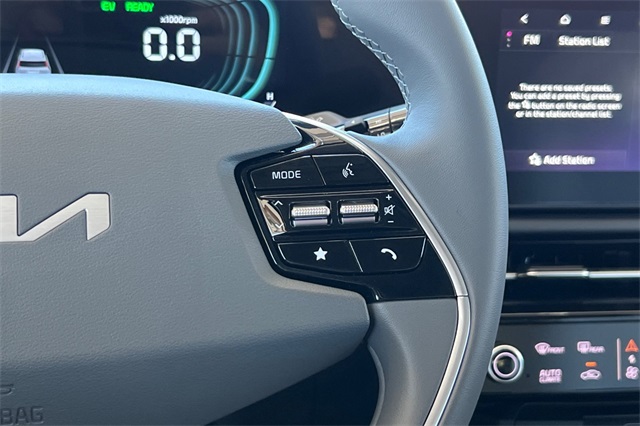 2025 Kia Niro EX Touring Image 33 of 37