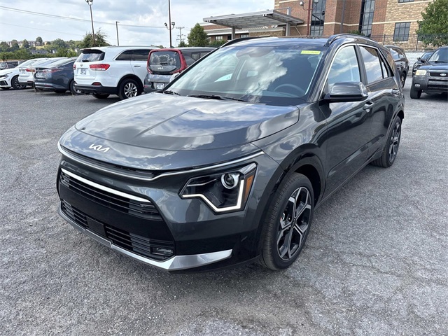 2025 Kia Niro EX Touring Image 1 of 33