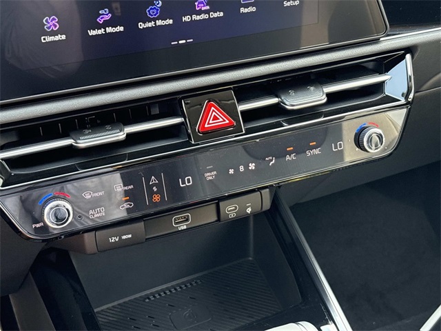 2025 Kia Niro EX Touring Image 21 of 33