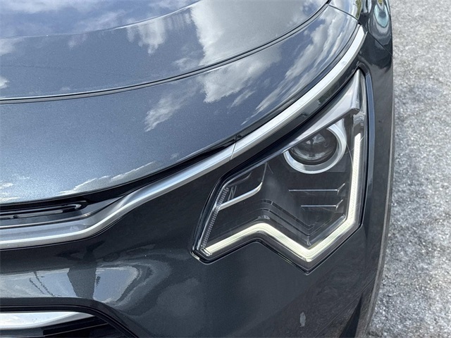 2025 Kia Niro EX Touring Image 25 of 33