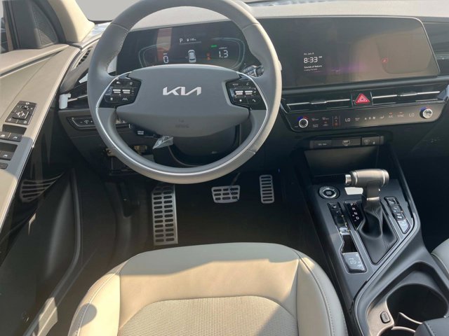 2025 Kia Niro EX Touring Image 12 of 35