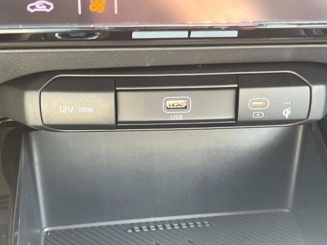 2025 Kia Niro EX Touring Image 30 of 35