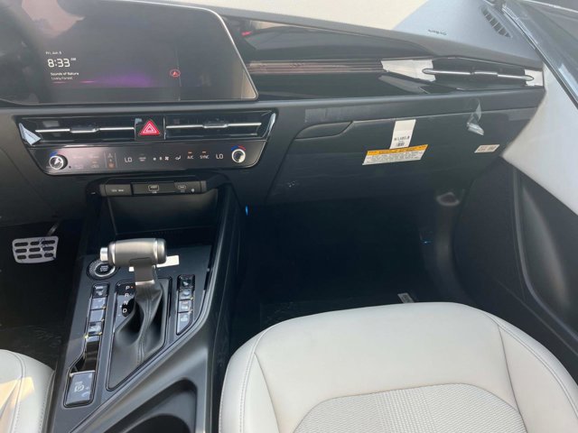 2025 Kia Niro EX Touring Image 13 of 35