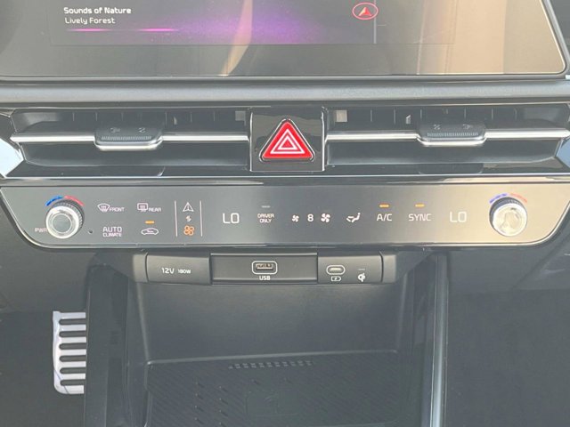 2025 Kia Niro EX Touring Image 15 of 35