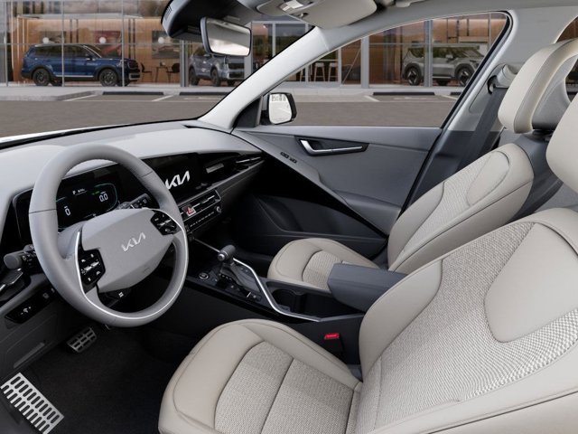 Vehicle image 17 of 27