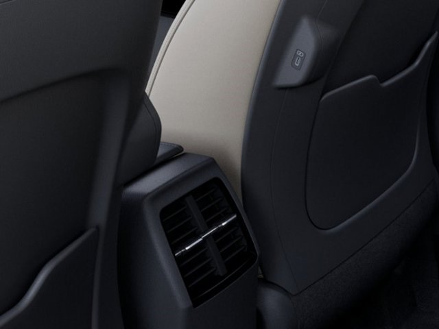 Vehicle image 26 of 27