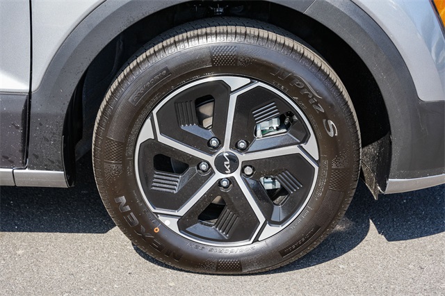 Vehicle image 11 of 25