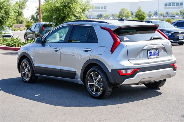 Vehicle image 7 of 25