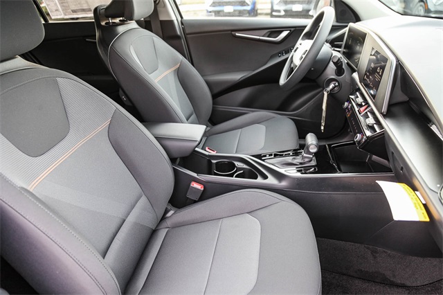 Vehicle image 15 of 25